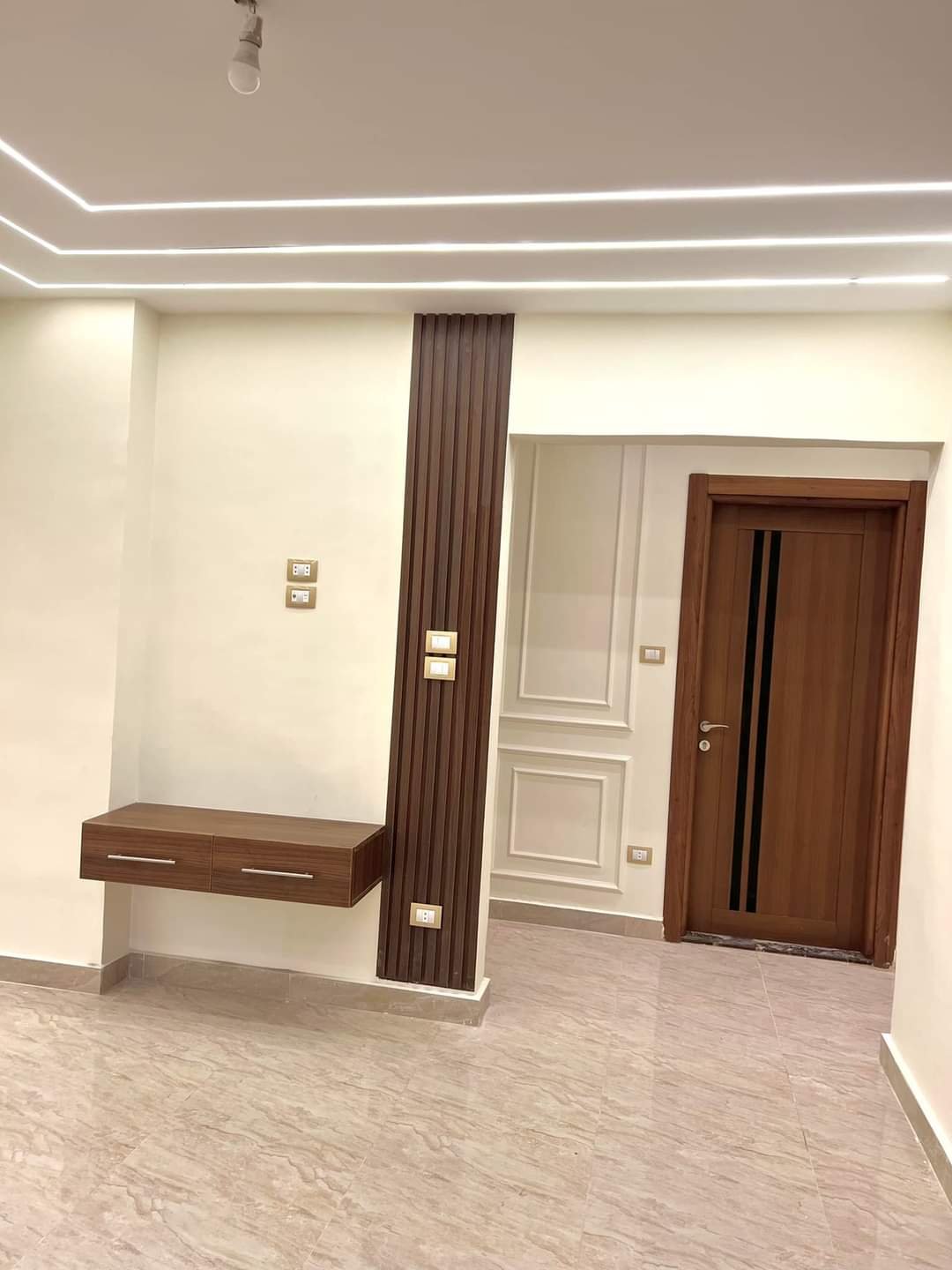 نجار أبواب خشب وديكورات بجدة