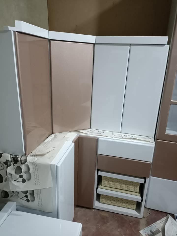 ورشة دهان مطابخ خشب قديمة بجدة