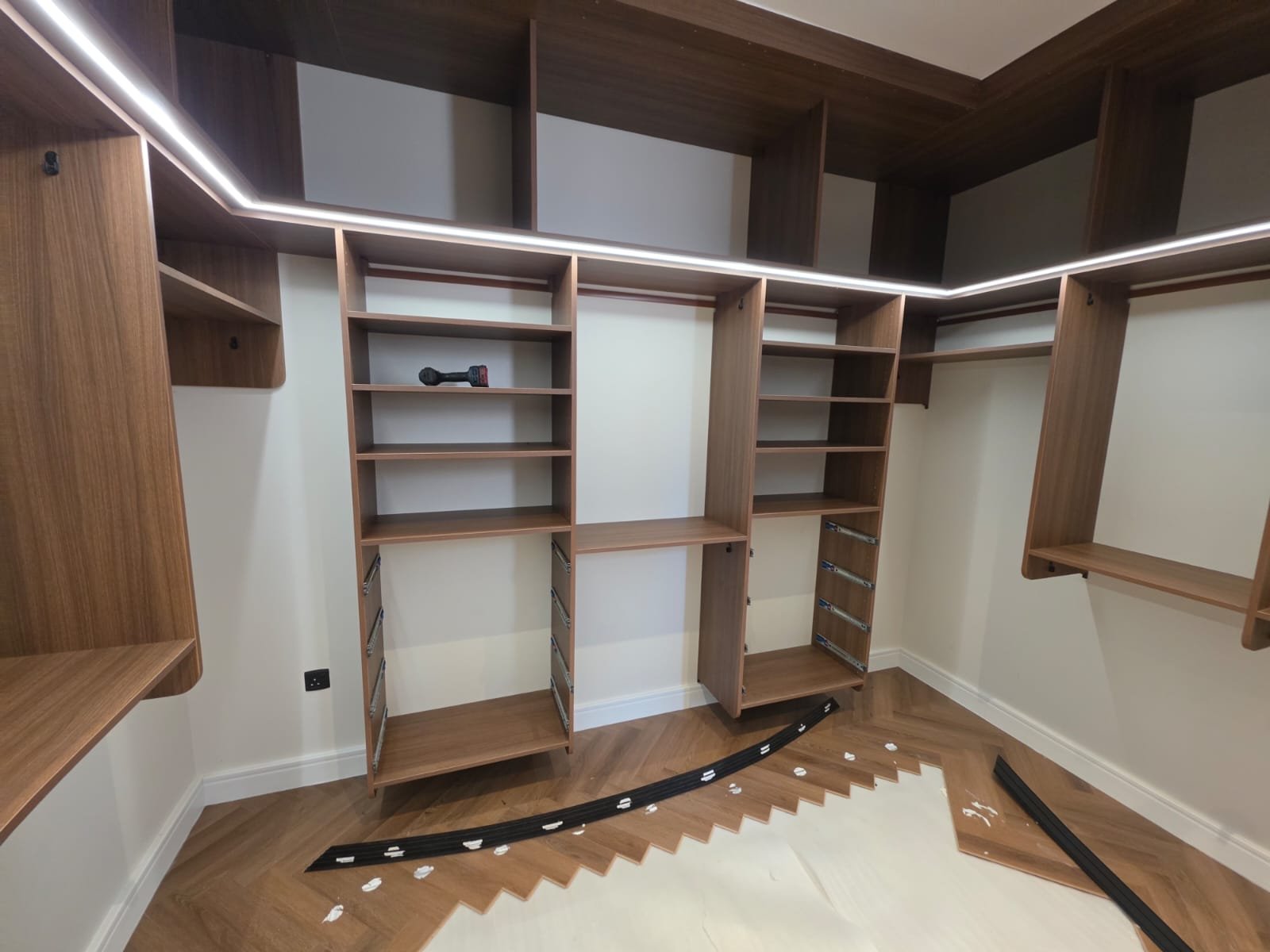 نجار خشب رخيص