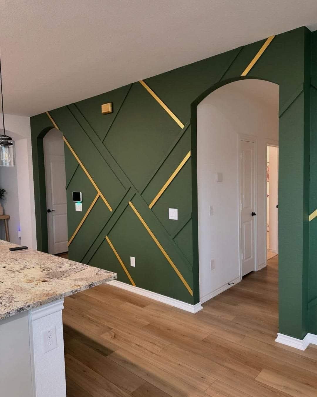 نعلات خشبية