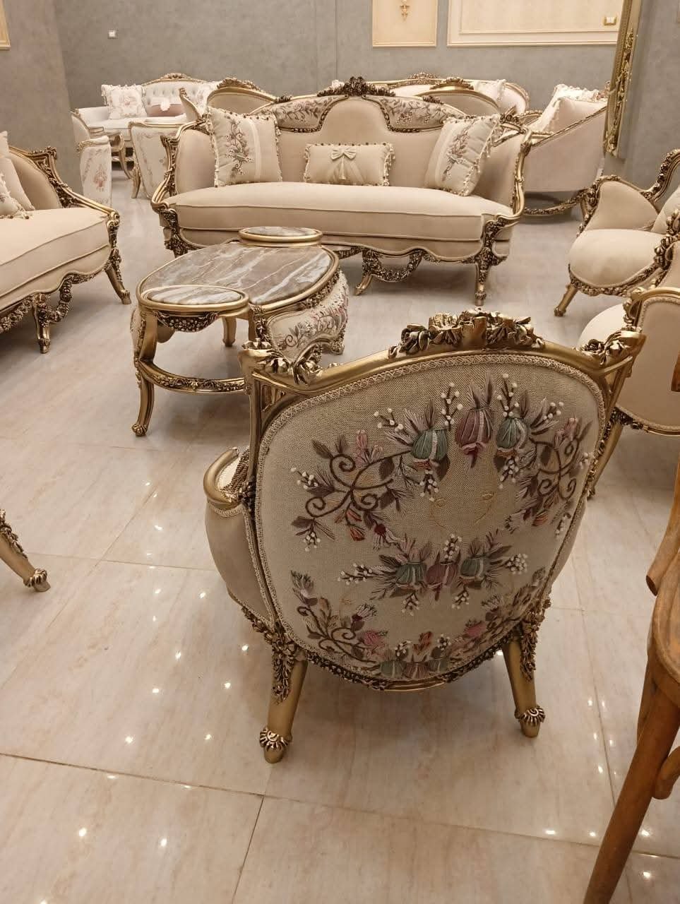 نجار تجديد وترميم آثاث بجده